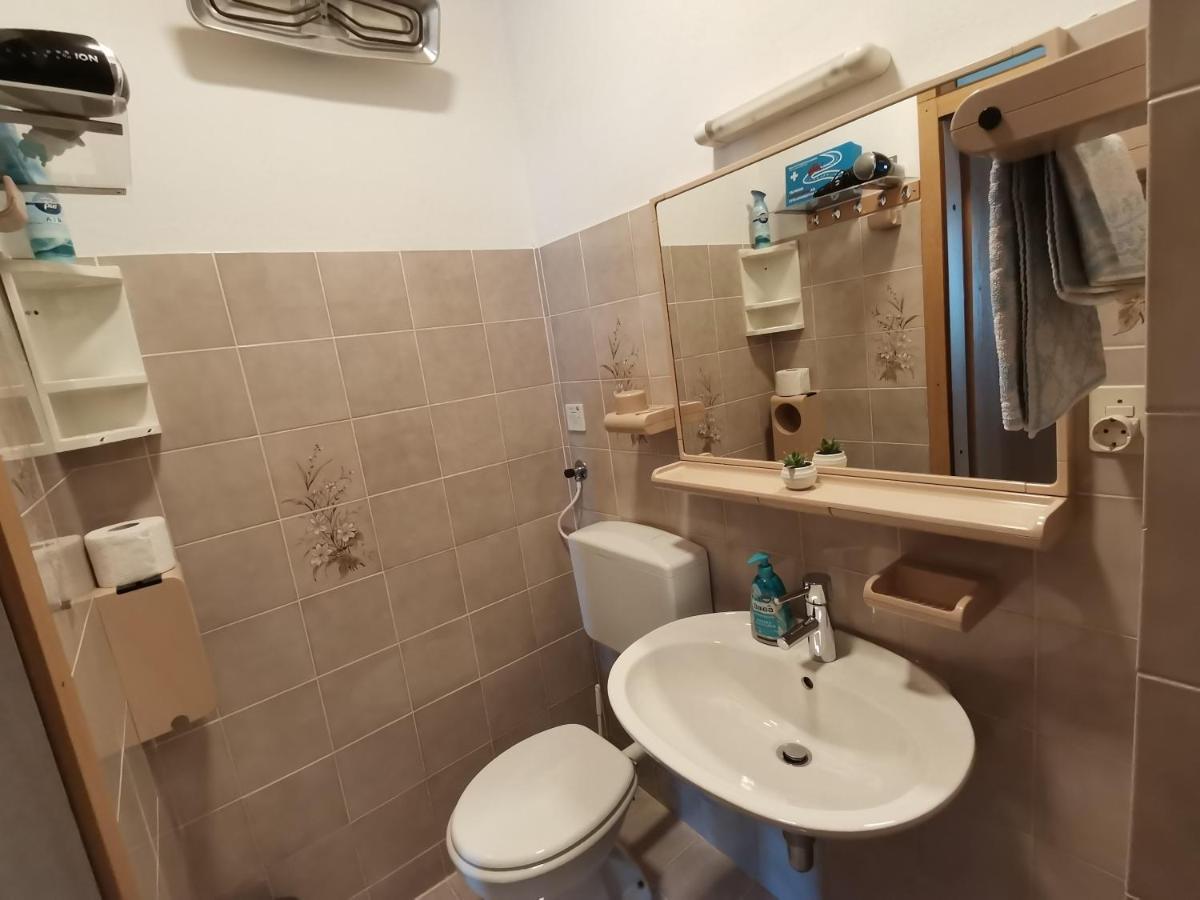 Apartment Studio Zvonka Zambratija  Bagian luar foto