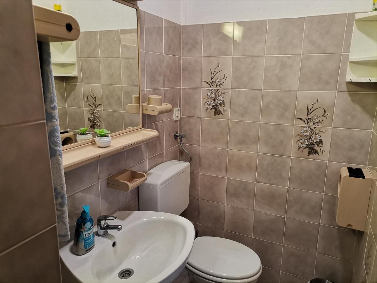 Apartment Studio Zvonka Zambratija  Bagian luar foto