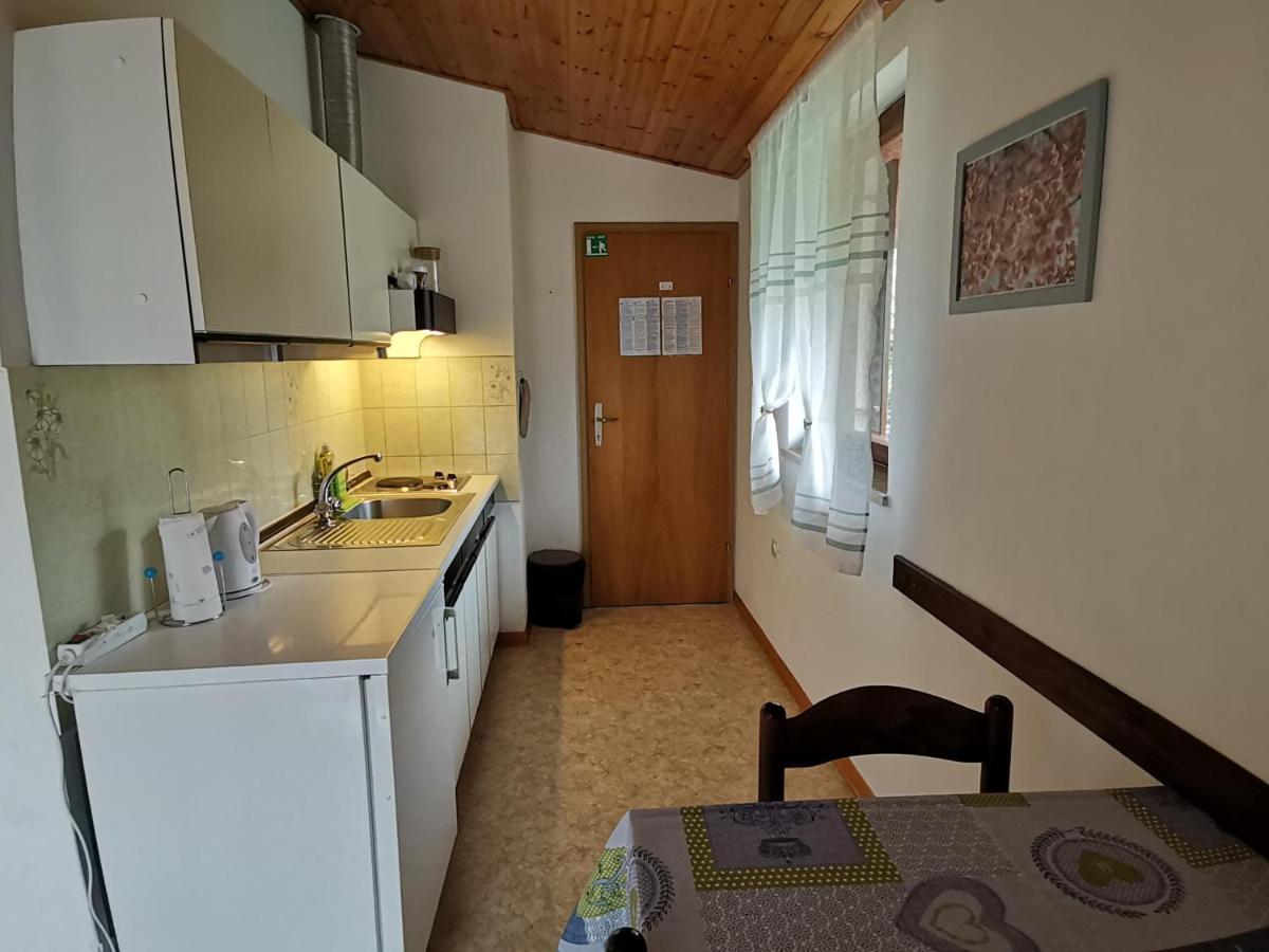 Apartment Studio Zvonka Zambratija  Bagian luar foto