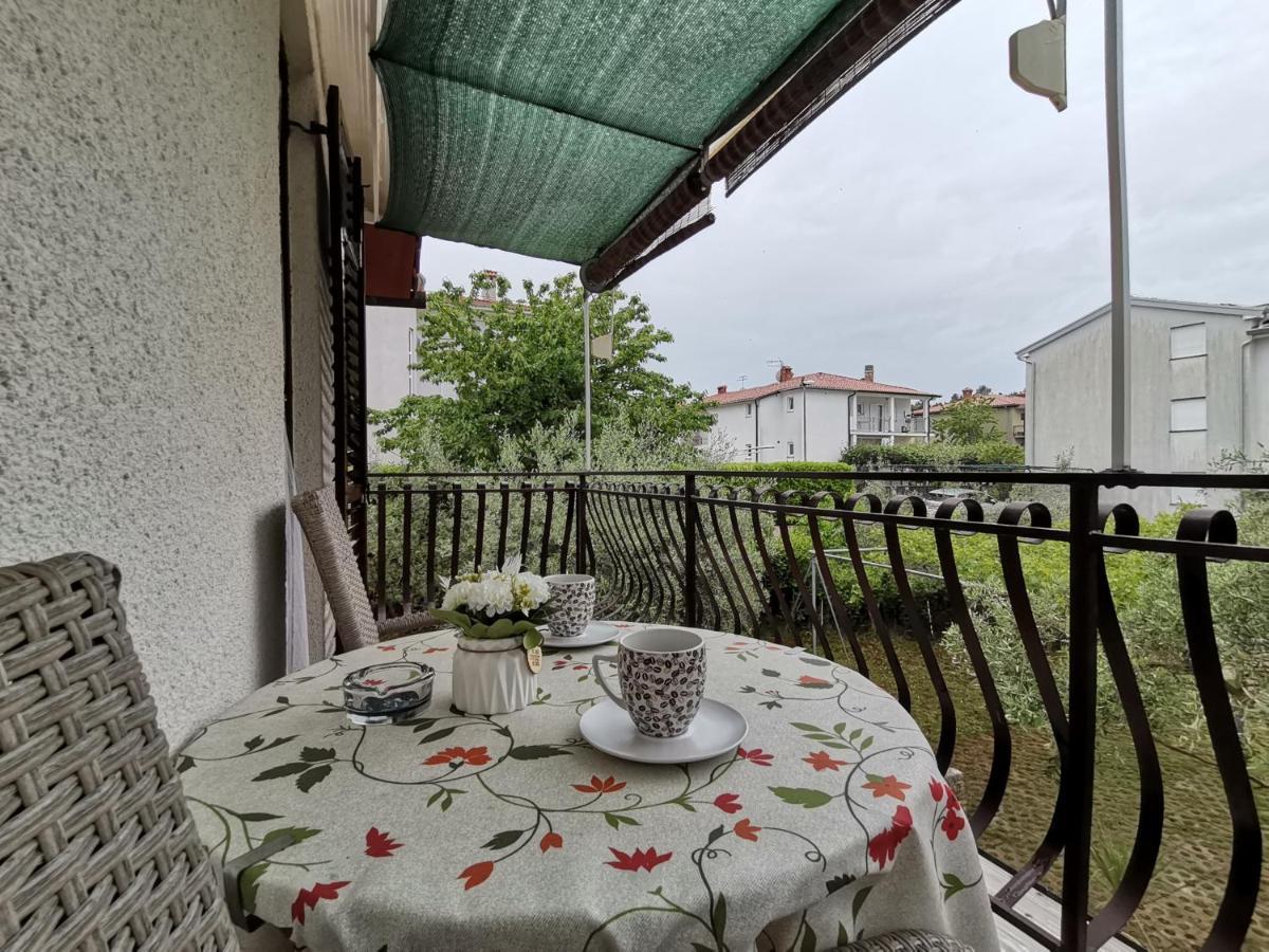Apartment Studio Zvonka Zambratija  Bagian luar foto